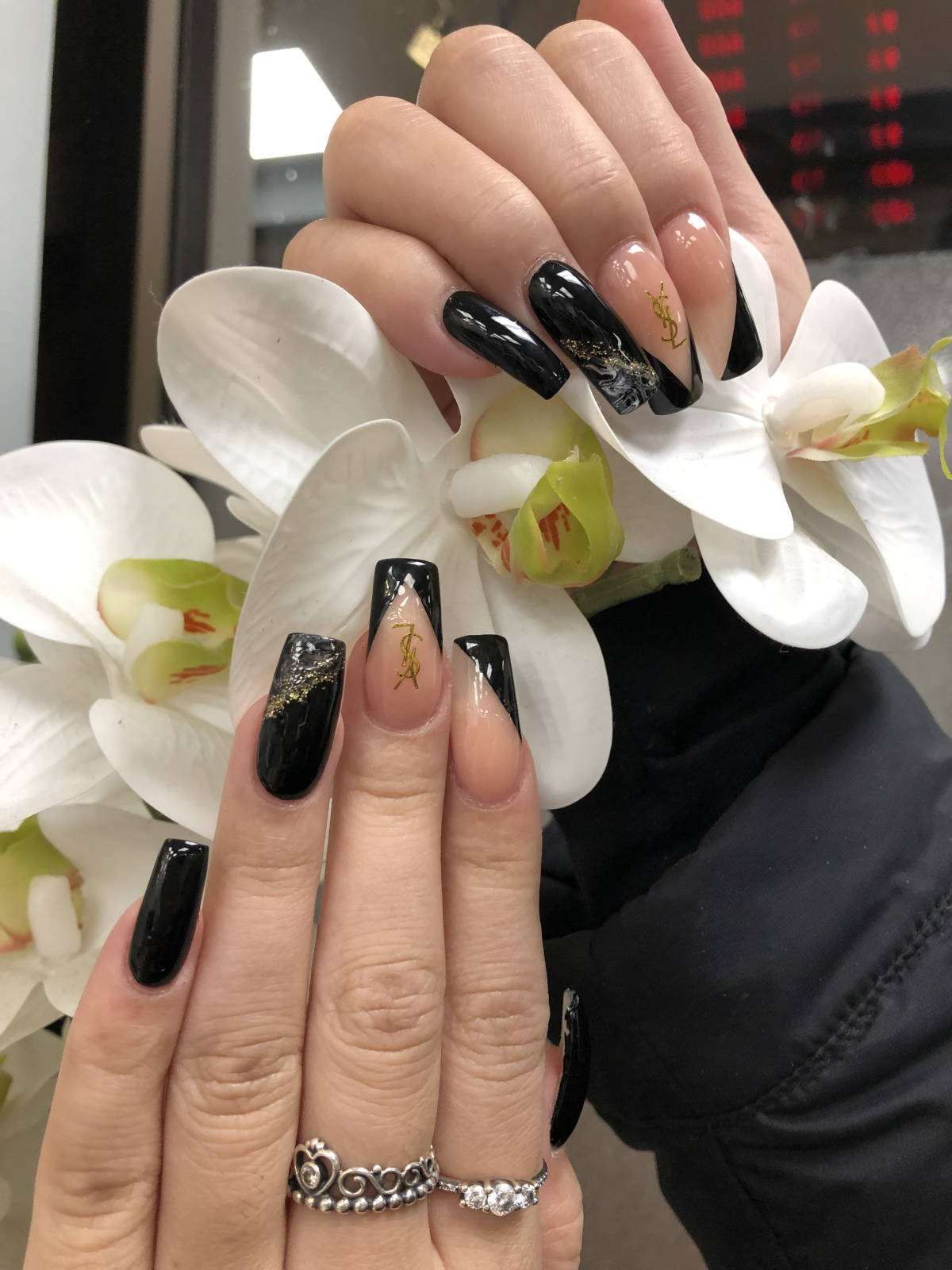 Welcome To Gibsons Nail Spa